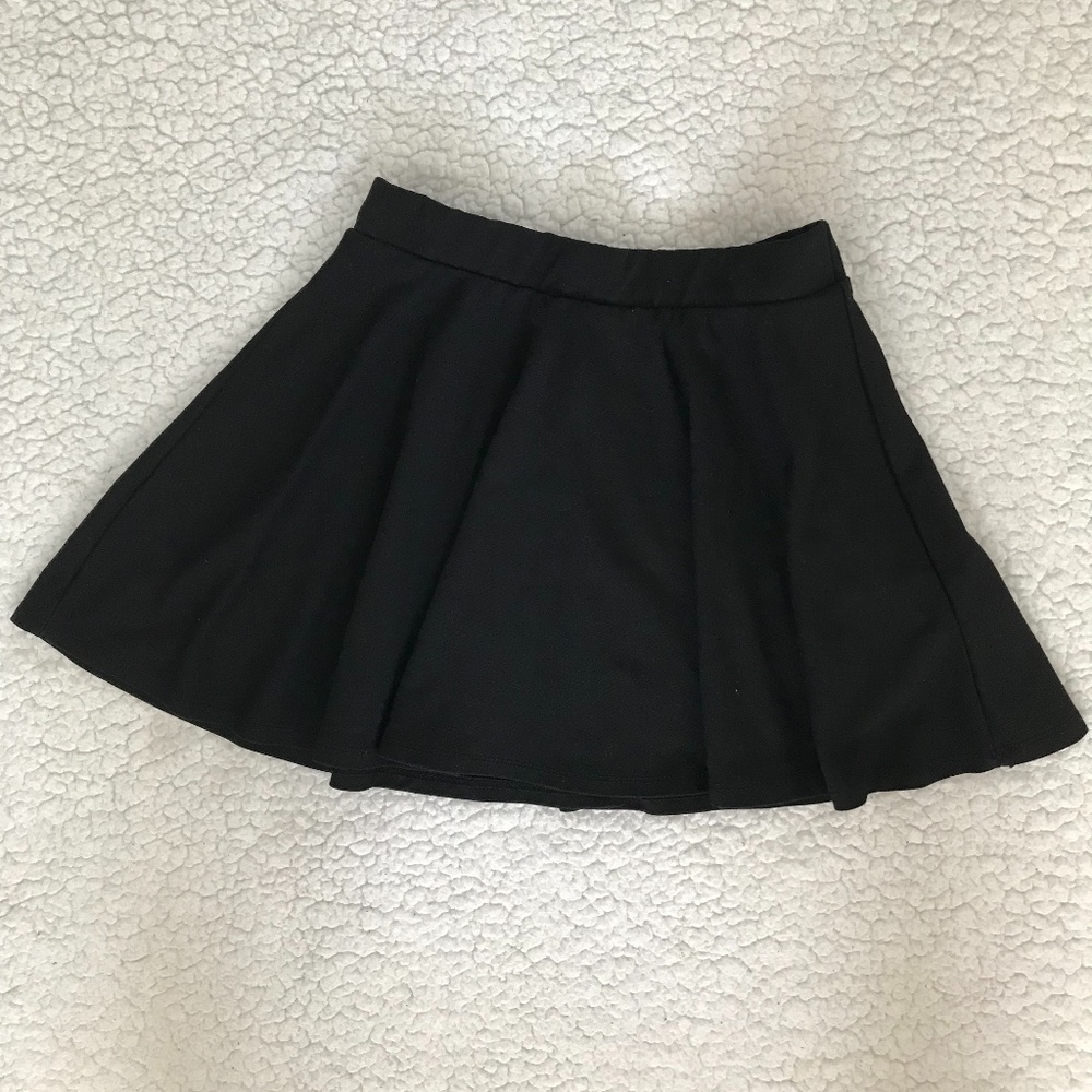 Black skater skirt